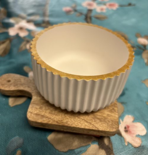 Schale mit Golddekor (Rillenmuster)